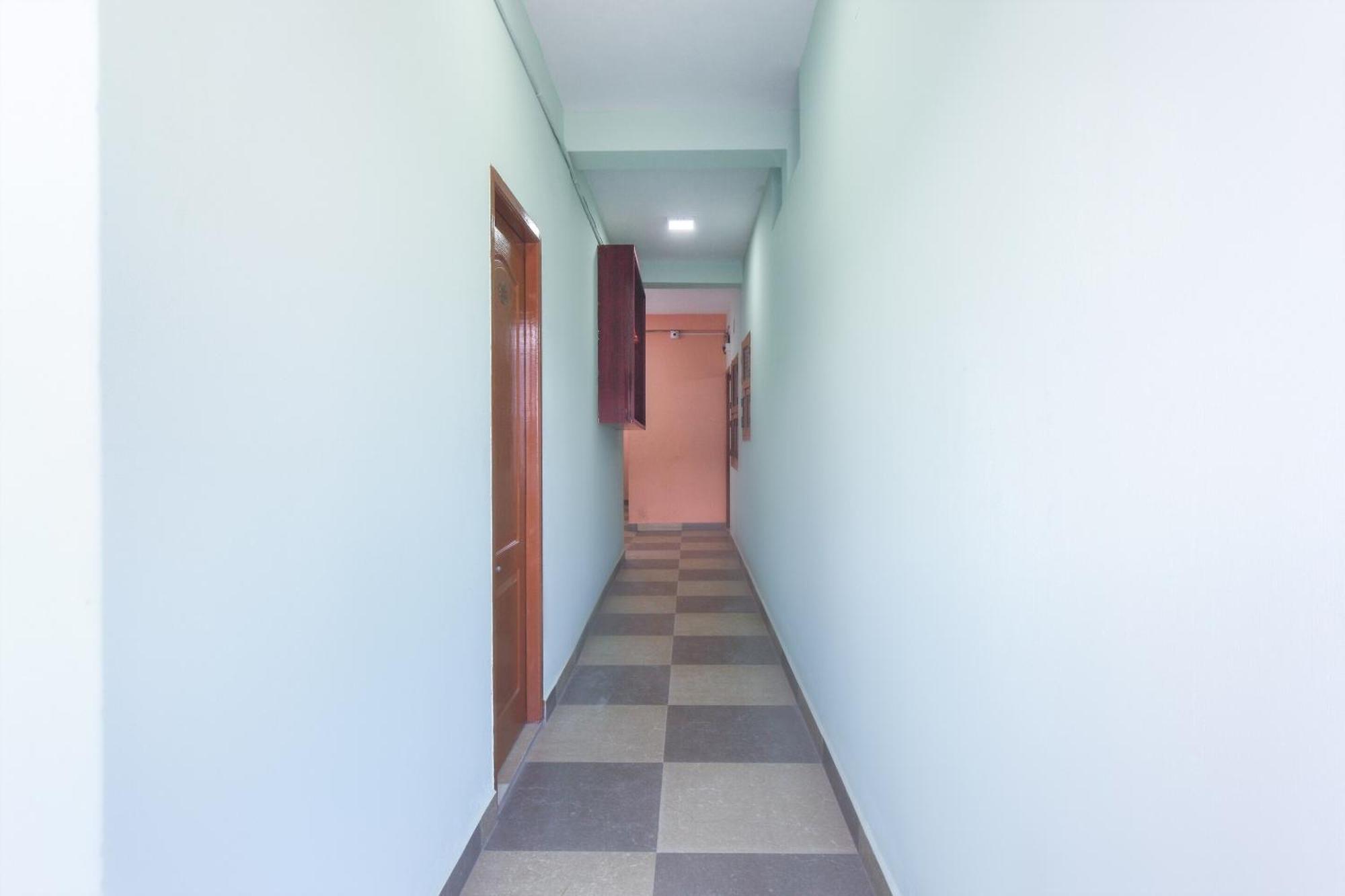 Oyo Modern Guest House Chennai Extérieur photo