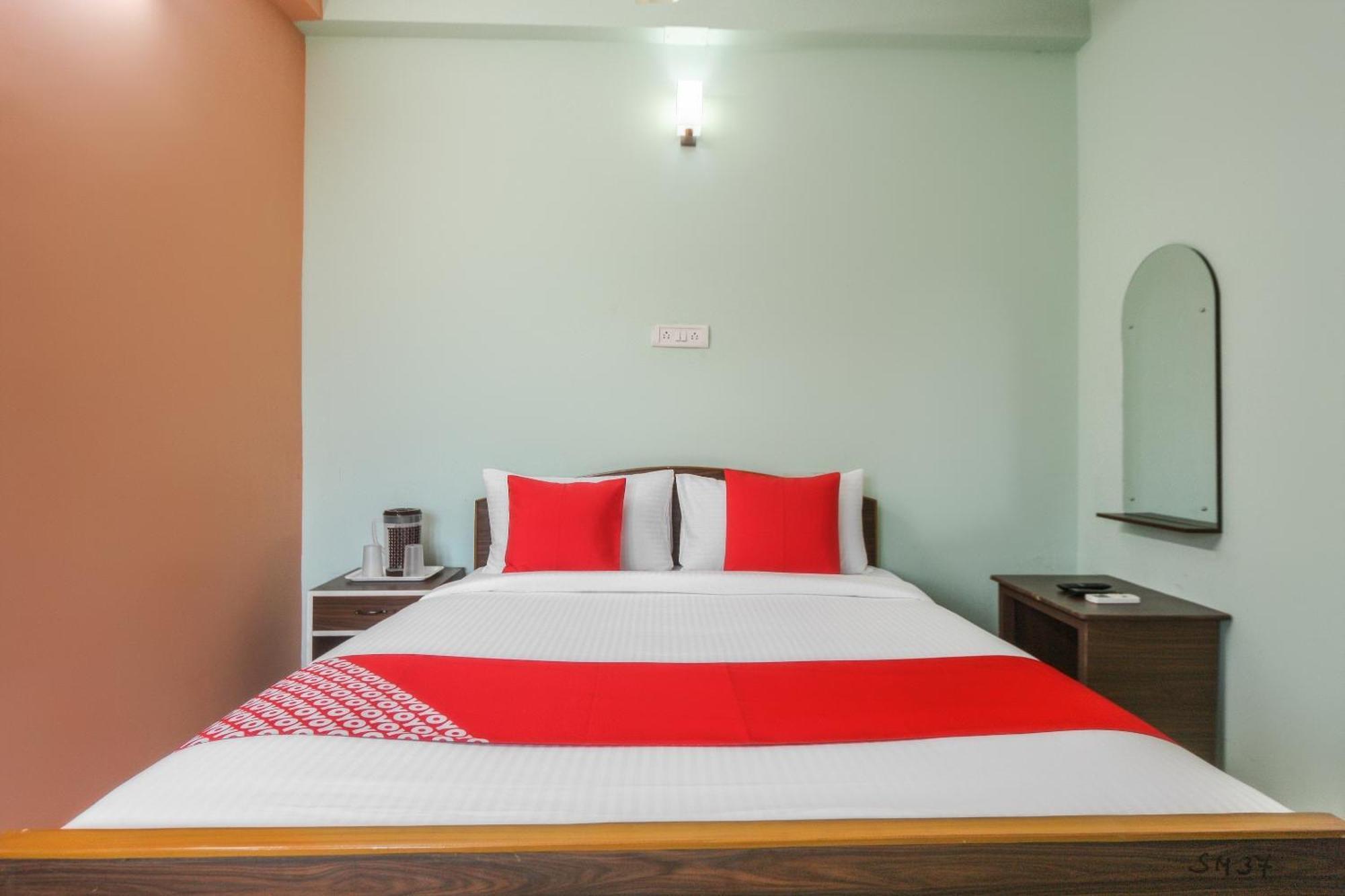 Oyo Modern Guest House Chennai Extérieur photo