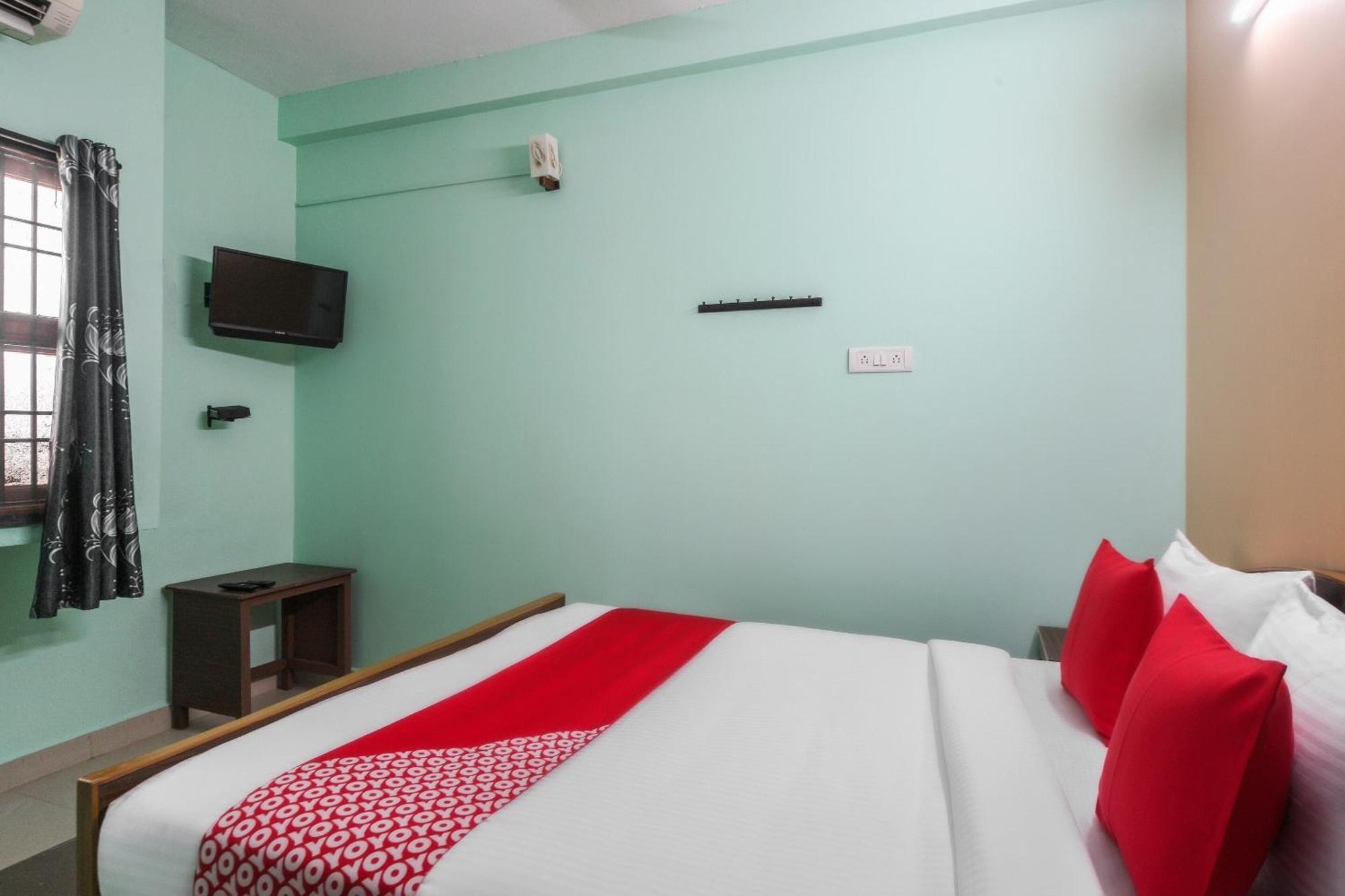 Oyo Modern Guest House Chennai Extérieur photo