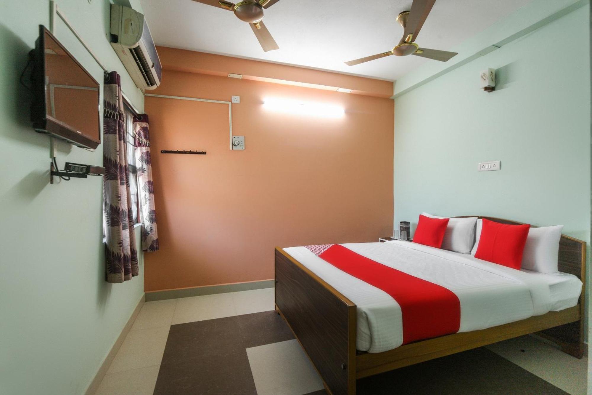 Oyo Modern Guest House Chennai Extérieur photo