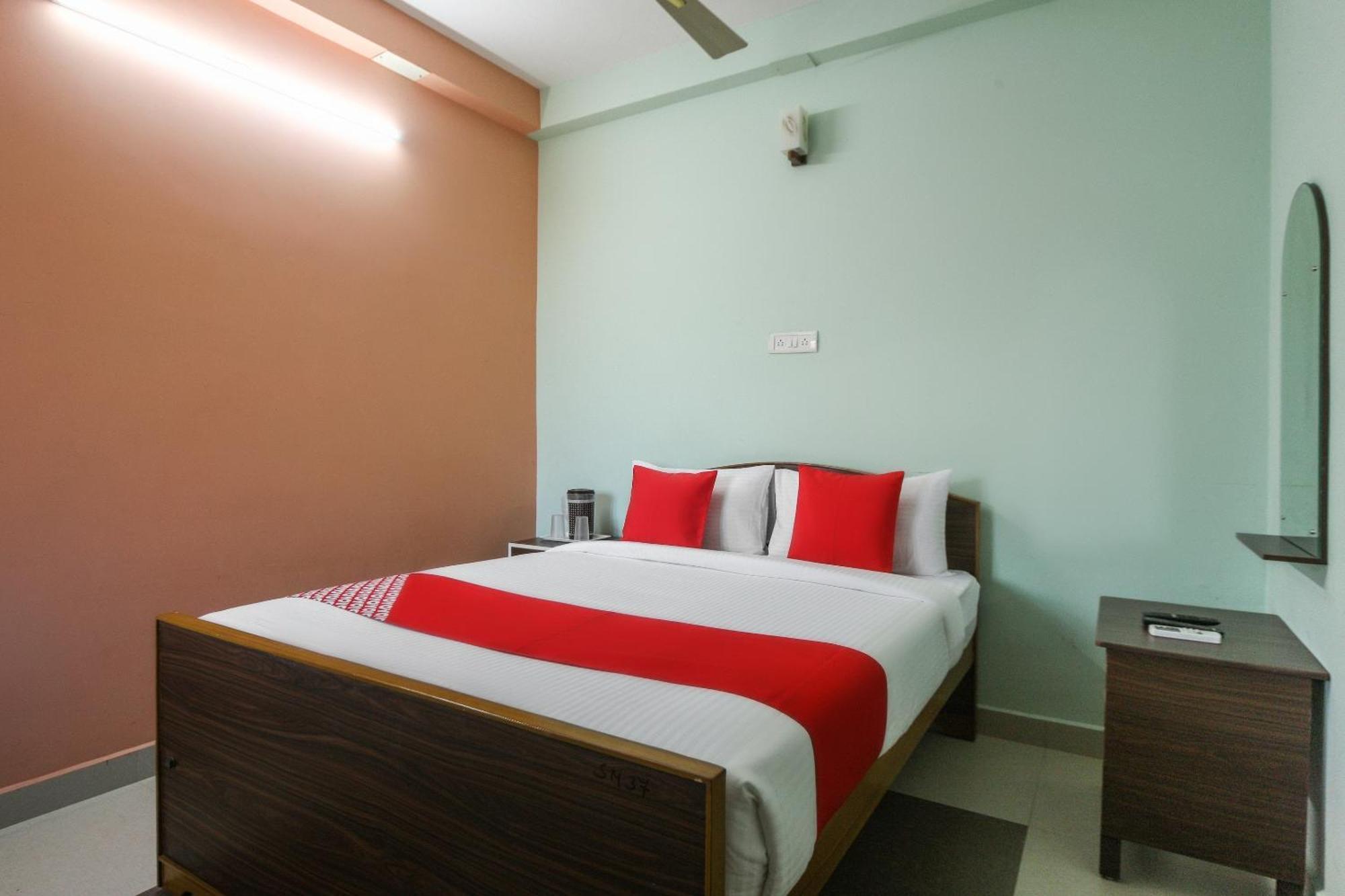 Oyo Modern Guest House Chennai Extérieur photo