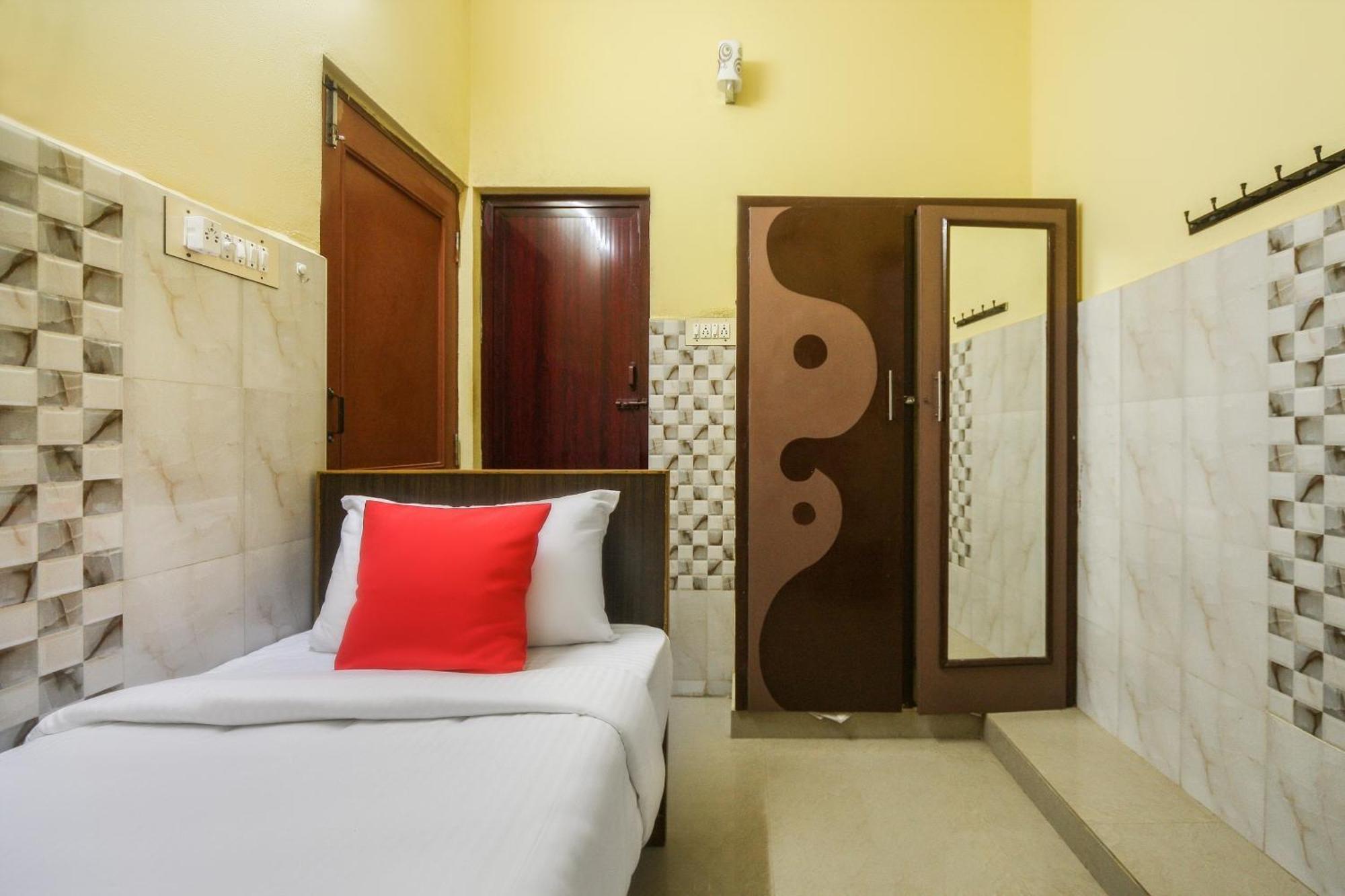 Oyo Modern Guest House Chennai Extérieur photo